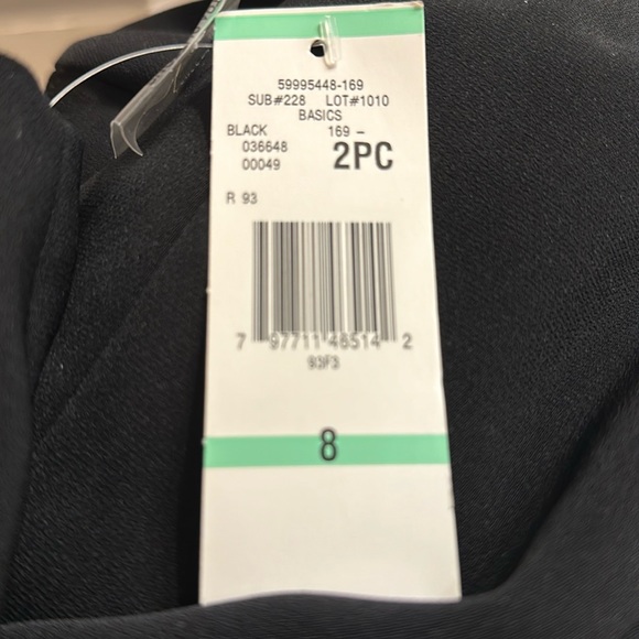 Collections for Le Suit - 2 Piece Black 3 Button Suit. Size 8. Brand New. - Picture 4 of 5